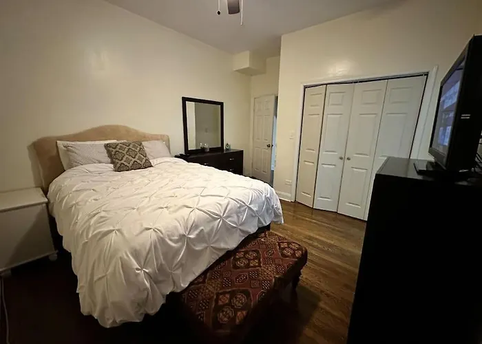 Apartment Beautiful Hyde Park Brownstone Chicago